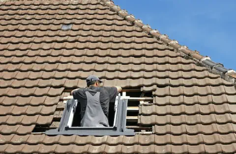 Pose de velux - Bessais-le-Fromental